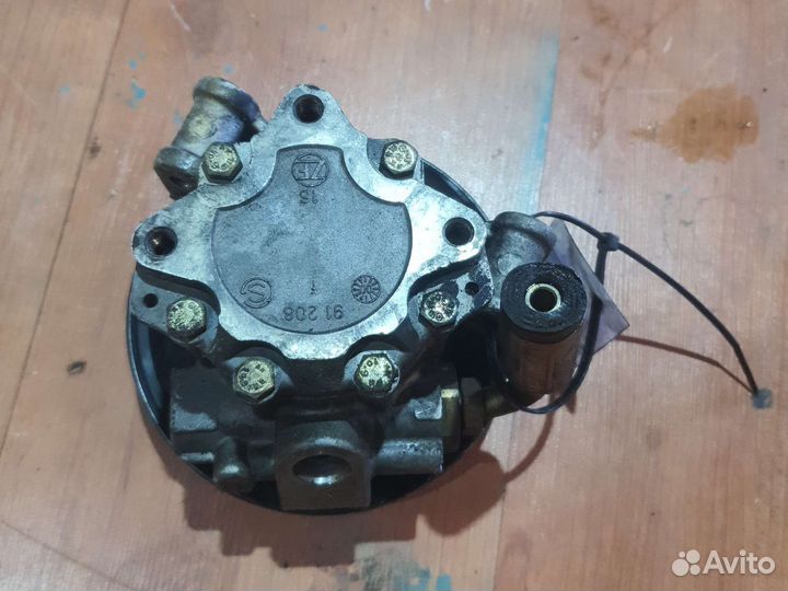 Насос гур mercedes vito w638