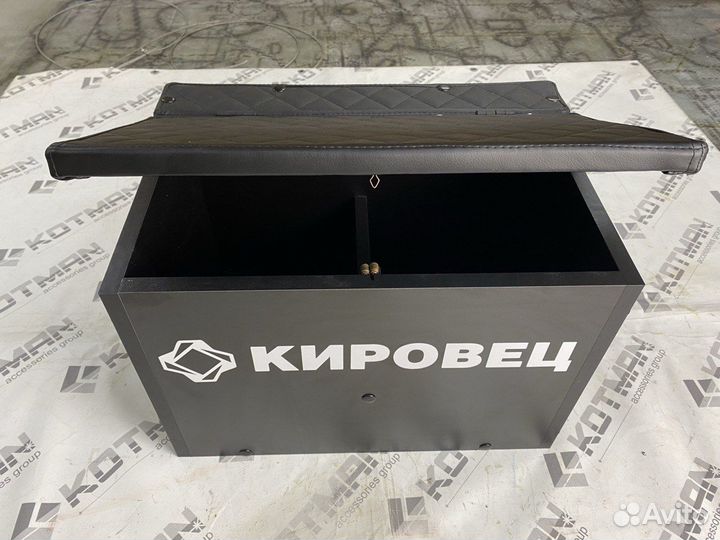 Ящик для инструмента в трактор Кировец К5, К7