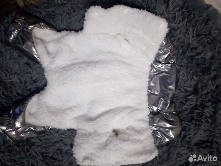 Зимний комбинезон для маленькой собаки