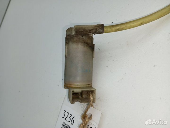 Насос омывателя передний Nissan Vanette Serena