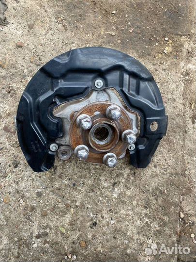 Кулак передний левый Lincoln MKZ 2017 HP5C2C447