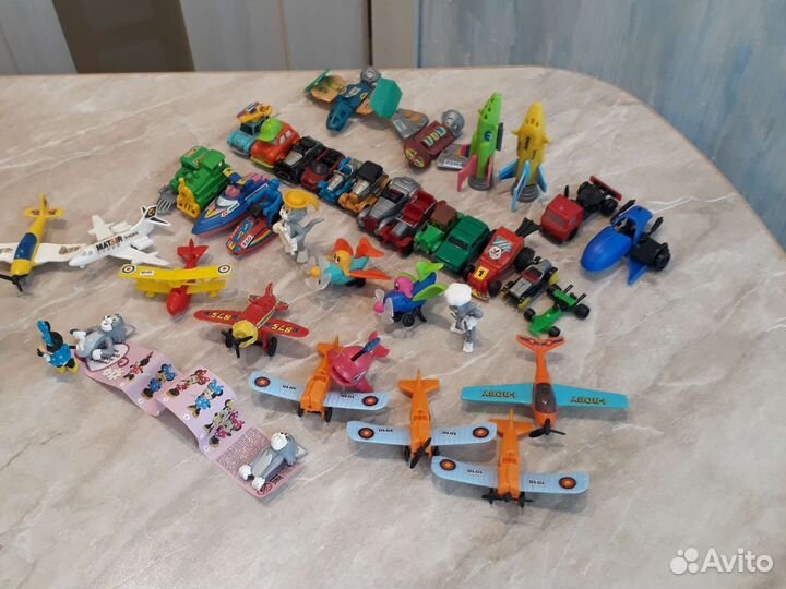 Киндер сюрприз, 90е Машинки поезда самолеты