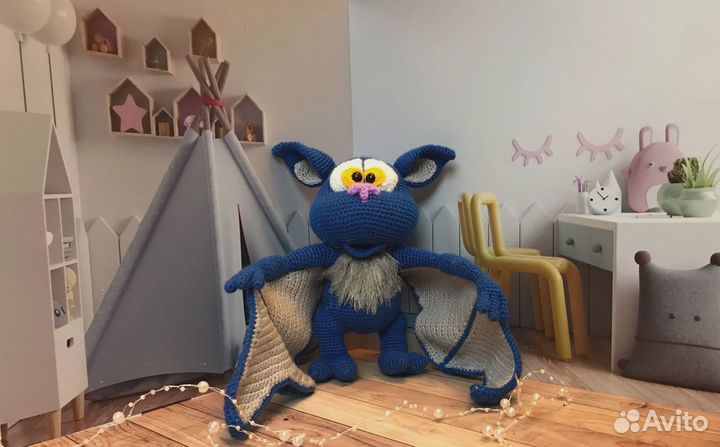 Летучая мышь ручная работа