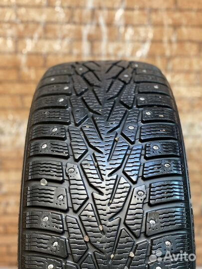 Nokian Tyres Hakkapeliitta 7 215/55 R17