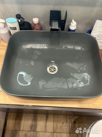 Тумба под раковину в ваннус раковиной