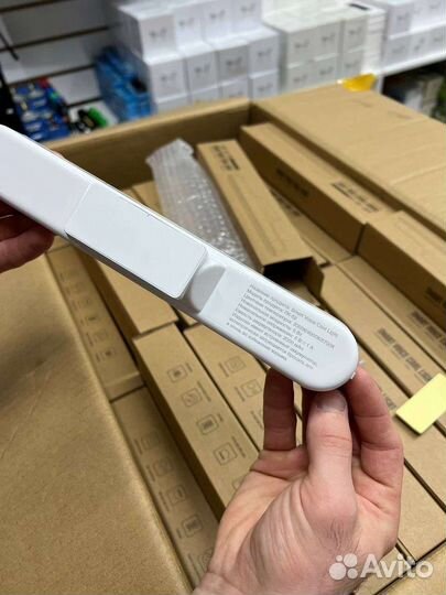 Умный светильник с голосовым управлением