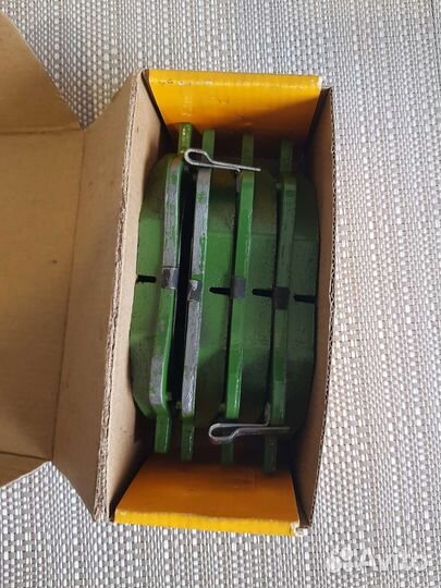 Тормозные колодки toyota avensis 2