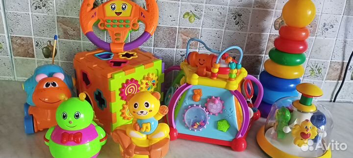 Развивающие игрушки для малышей пакетом