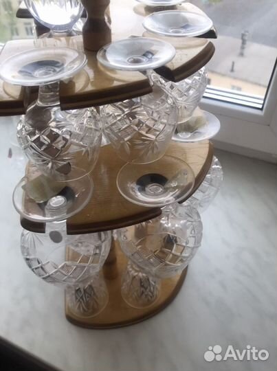 Графин с рюмками,бокалами,стопками
