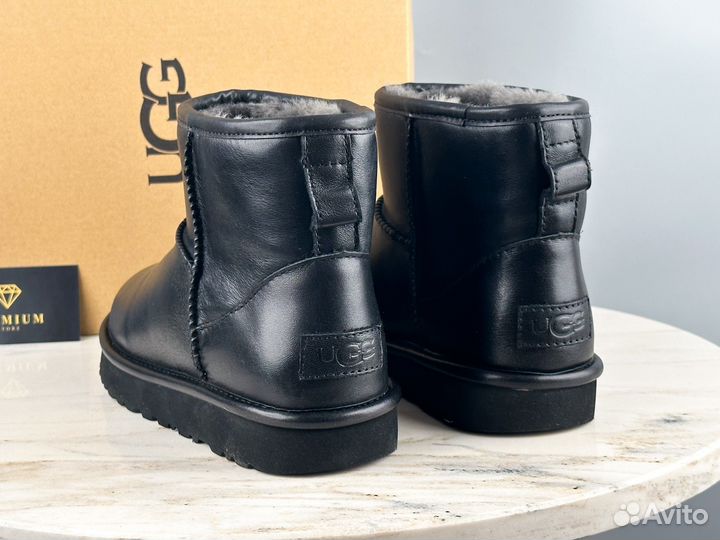 Угги UGG Classic Mini Leather Black unisex