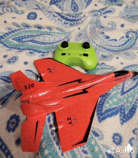 Радиоуправляемый самолет