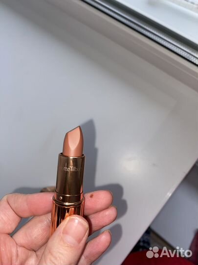Charlotte tilbury matte revolution - catwalking