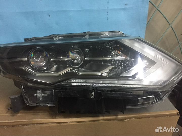 Фара правая Nissan X-Trail T32
