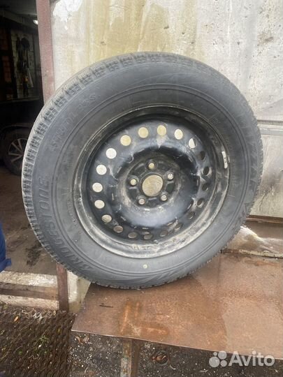 Bridgestone Blizzak VRX 215/65 R16 98S