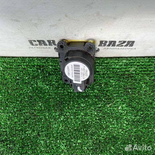 Моторчик привода заслонок отопителя (печки)