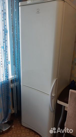 Продам холодильник рабочий