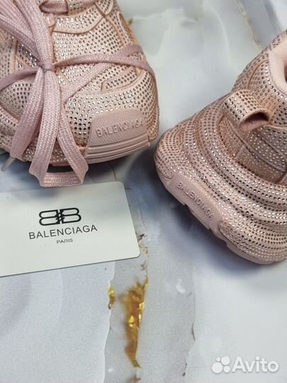 Кроссовки Balenciaga со стразами 