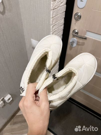 Дутики женские зимние