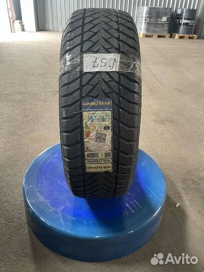 Goodyear UltraGrip+ SUV 245/65 R17 107H