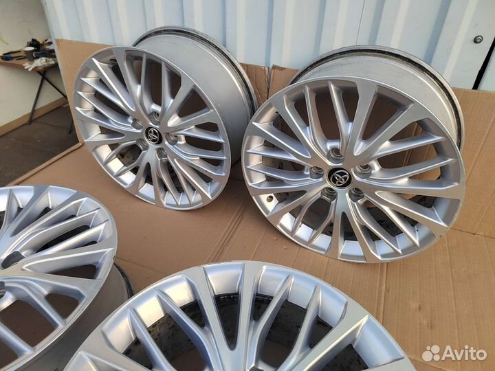 Диски на Toyota Camry 70 r18 оригинал