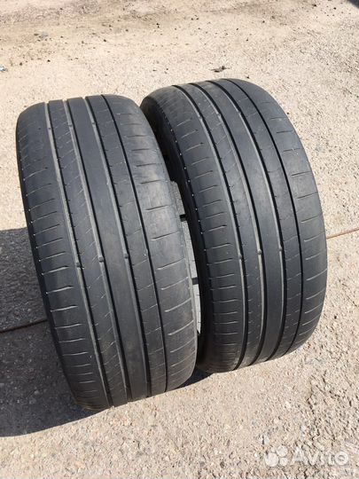 Pirelli P Zero PZ4 275/40 R22