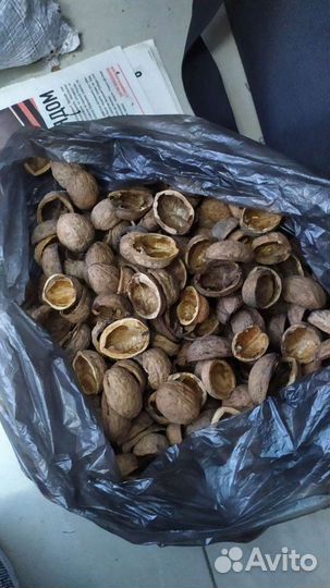 Грецкие орехи, Перегородки, виноград сушёный, сухо