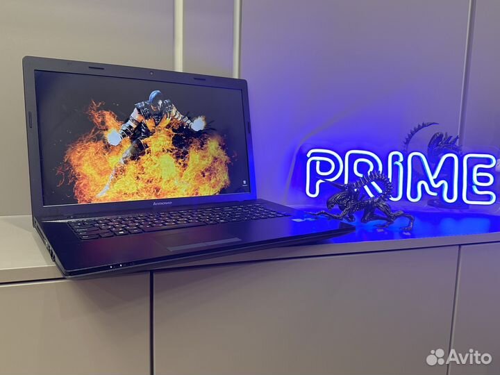 Lenovo 17.3/i3/GT820/8gb/ssd+500