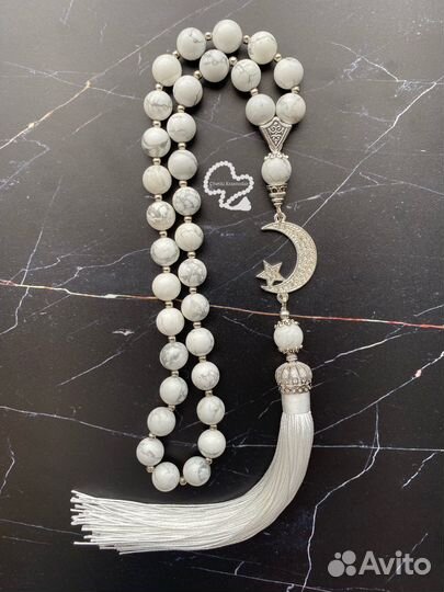 Чётки в машину из камня Говлит