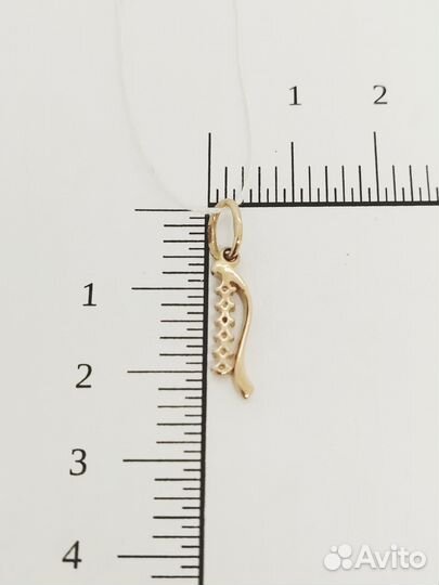 Золотая подвеска с камнем