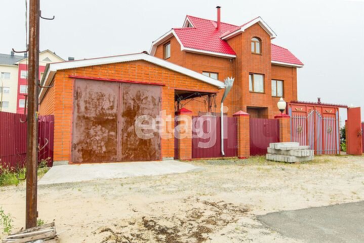 Дом 188 м² на участке 11 сот.