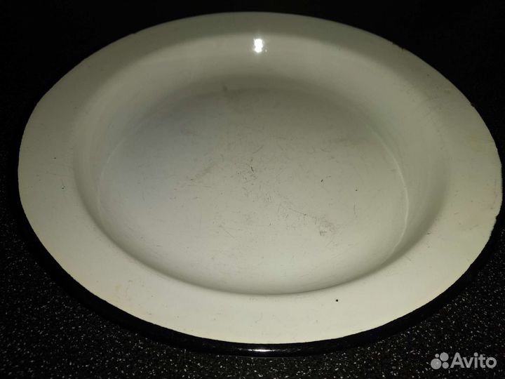 Много разной посуды для дома и сада