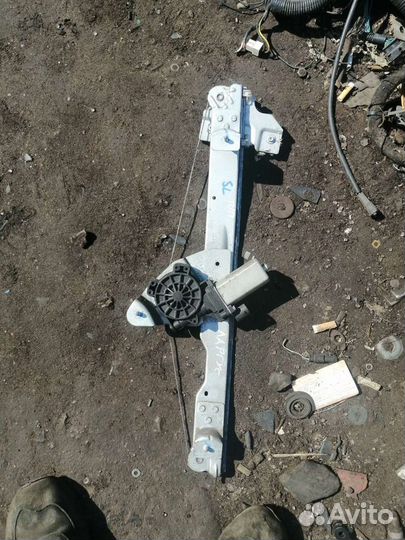 Стеклоподъёмник передний правый LADA Largus