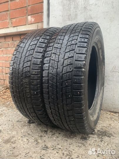 Dunlop SP Winter Ice 01 215/65 R16