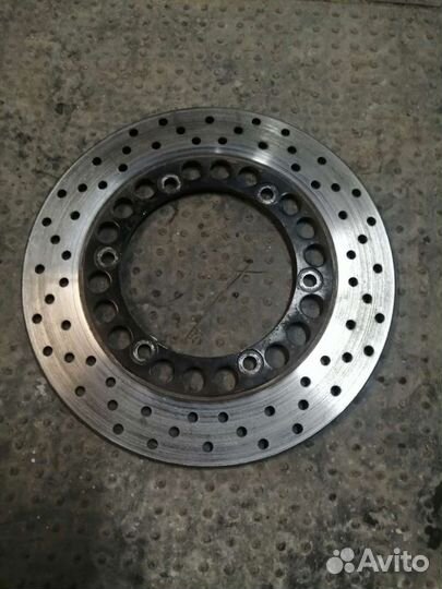 Задний тормозной диск на Yamaha R1 1999 2001 2000