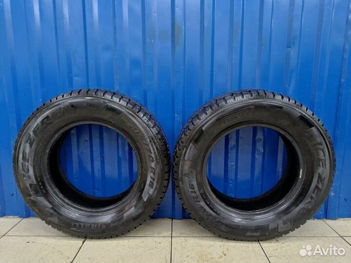 Pirelli Ice Zero 215/70 R16