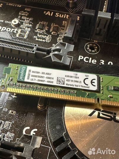 Материнская плата с процессором и памятью