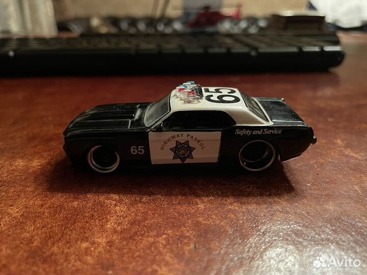 Модель автомобиля ford mustang 1:64 jada toys