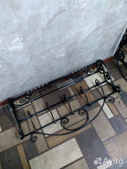 Вешалка настенная