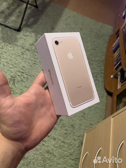 Телефон iPhone 7