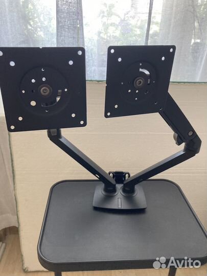 Продаю Настольный кронштейн Ergotron MXV Desk Dual