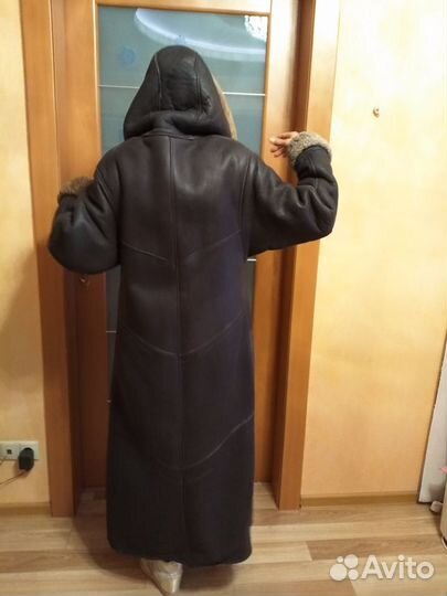 Дубленка женская натуральная с капюшоном