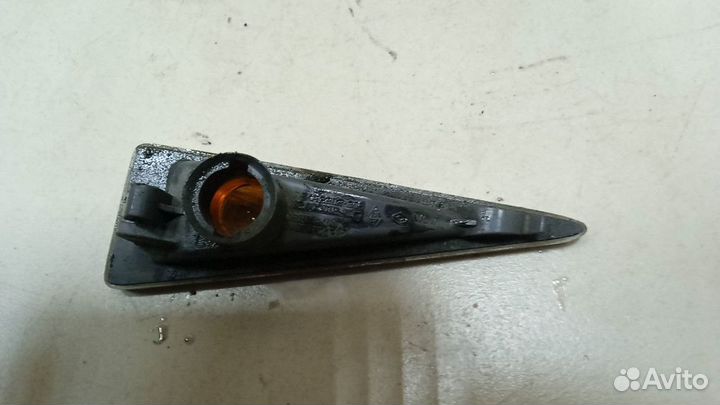 Повторитель указателя поворота левый