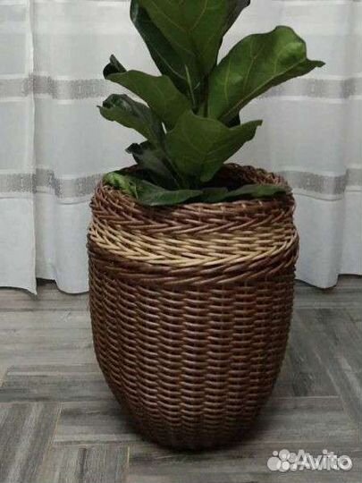 Кашпо из искусственного ротанга напольное высокое