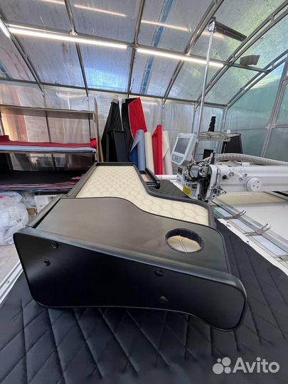 Столик полка на тореду грузовика reno magnum premi