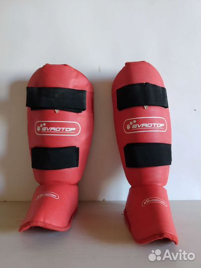 Щитки на голень