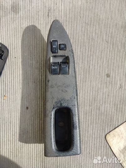 Блок управления стеклоподъемниками toyota avensis