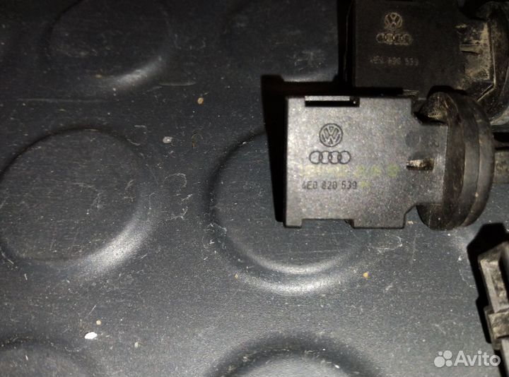 Датчик температуры салона / Audi A8 D3 4E0820539