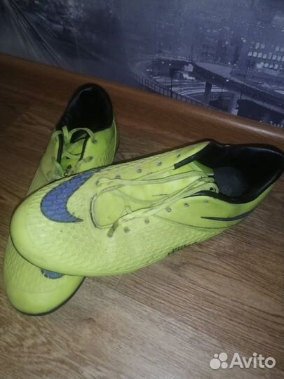 Футбольные бутсы Nike
