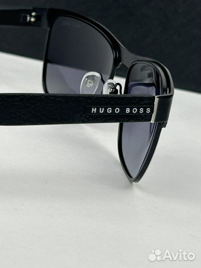 Солнцезащитные очки hugo boss