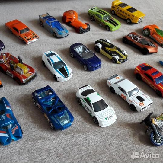 Машинка HOT wheels